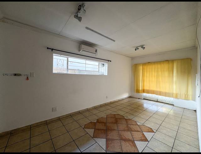 3 BEDROOM HOUSE FOR SALE IN HUNTINGDON